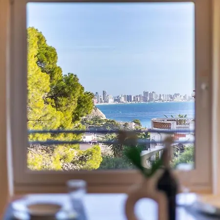 Spanish Style-villa, Heated Pool & Sea View Calp