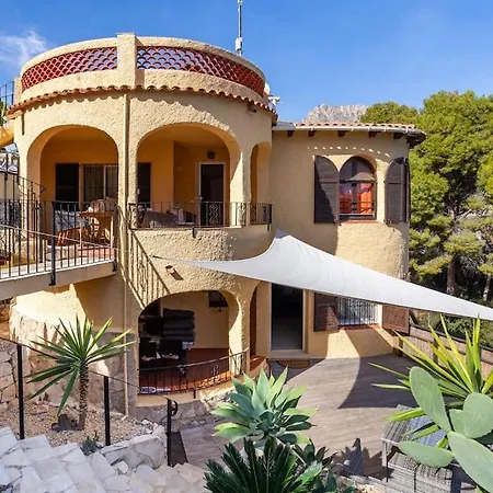 Spanish Style-villa, Heated Pool & Sea View