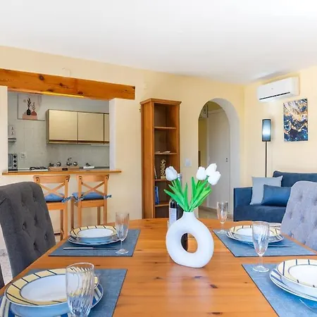 Spanish Style-villa, Heated Pool & Sea View Villa