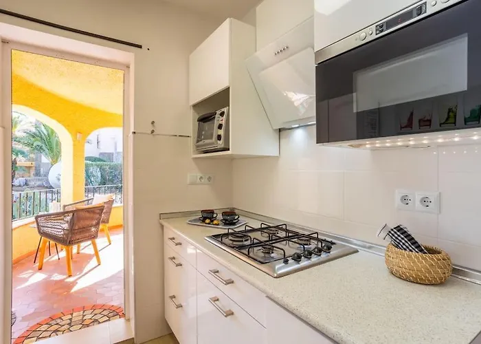 Spanish Style-villa, Heated Pool & Sea View Villa