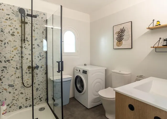 Spanish Style-villa, Heated Pool & Sea View